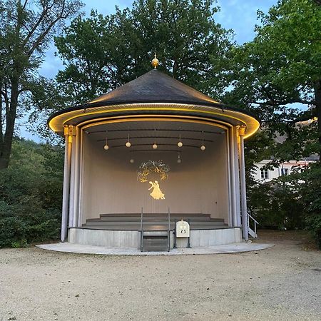 Fewo Roland Ranft Direkt Am Kurpark Barrierearm 60Qm Бад-Эльстер Экстерьер фото