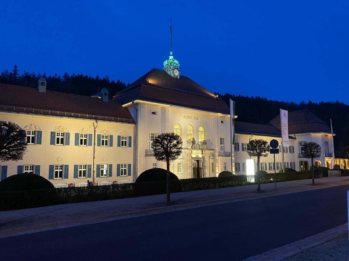Fewo Roland Ranft Direkt Am Kurpark Barrierearm 60Qm Бад-Эльстер Экстерьер фото